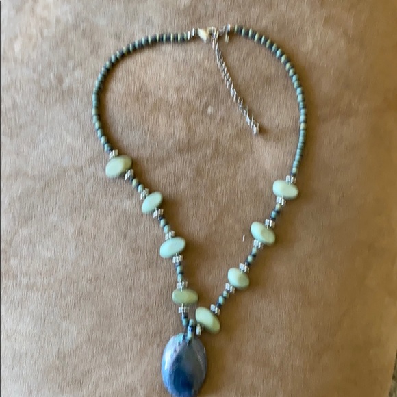 Shell stone necklace - Picture 2 of 2